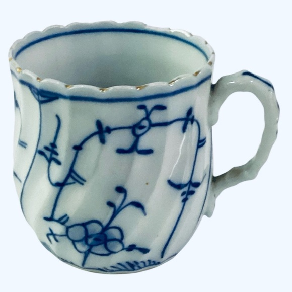 Vintage Blue Onion Demitasse Tea Cup Hand Painted Cobalt Signed Germany - Picture 1 of 6